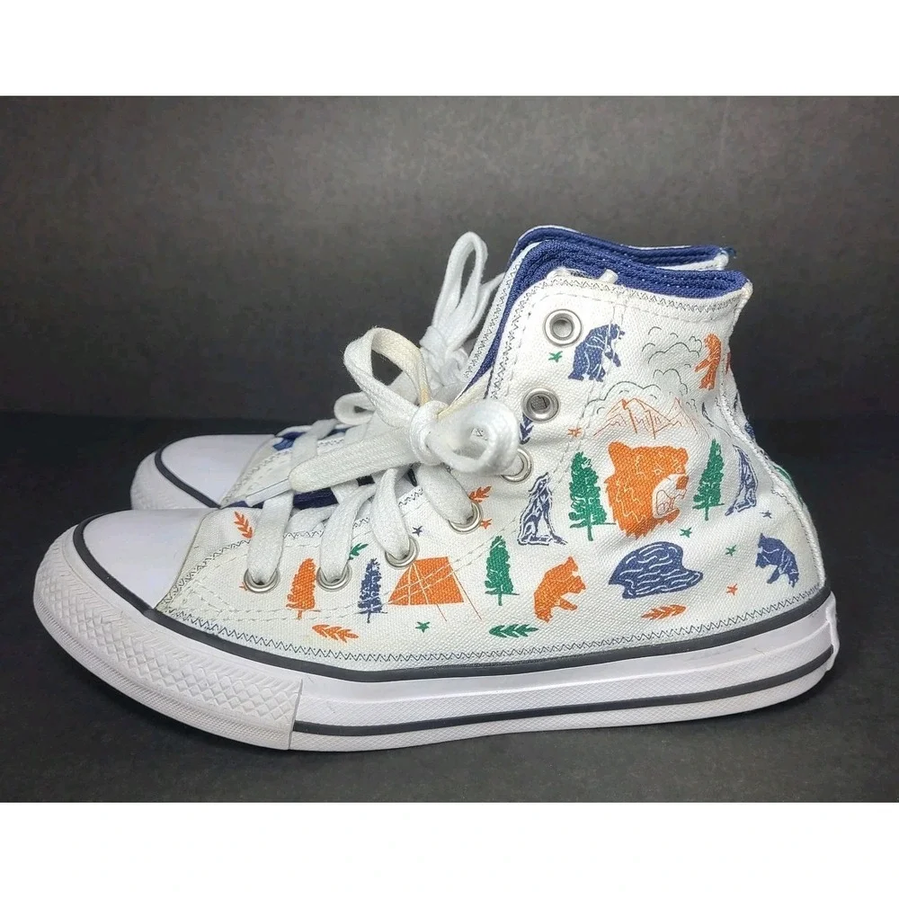 Converse Chuck Taylor All Star Kids Junior Size 2 Woodland Bear Print High Tops